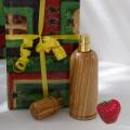 Eau de Toilette à la FRAISE et son Vaporisateur Rond en bois d'Olivier Rechargeable. 30 ml